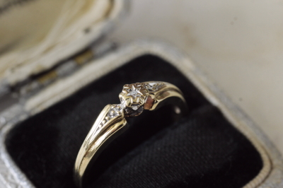 アンティークダイヤモンドリング　スターベゼル　ヴィンテージ　指輪　イギリス
