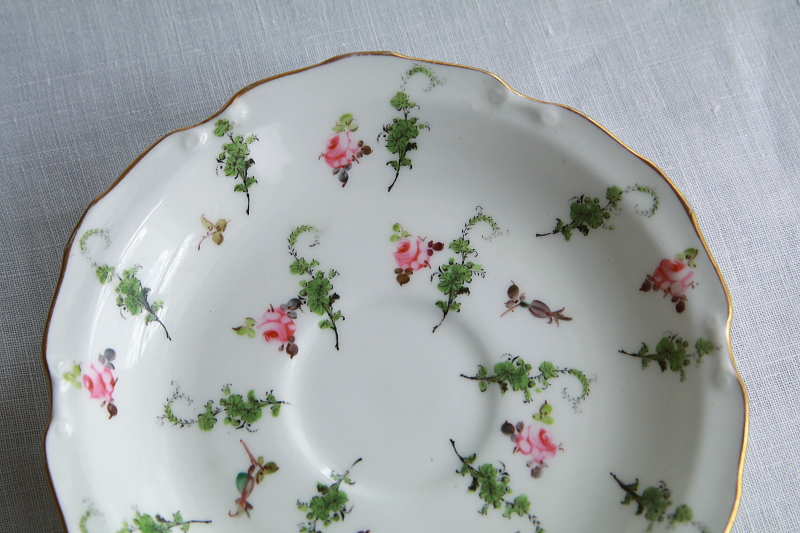 手描きの小薔薇のティートリオ　ロイヤルクラウンダービー　royalcrownderby イギリス　アンティークストリュフ