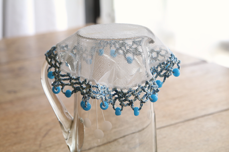 ガラスビーズのジャグカバー　イギリス アンティークストリュフ