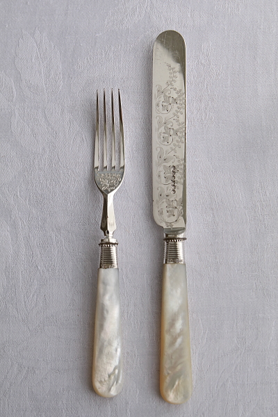 マザーオブパールハンドル　デザートナイフ&フォーク　ヴィクトリアン　イギリス アンティークストリュフ