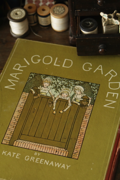 ケイト・グリーナウェイのマリーゴールドガーデン　Kate Greenaway Marigold Garden イギリス　児童書 アンティークストリュフ 20240410