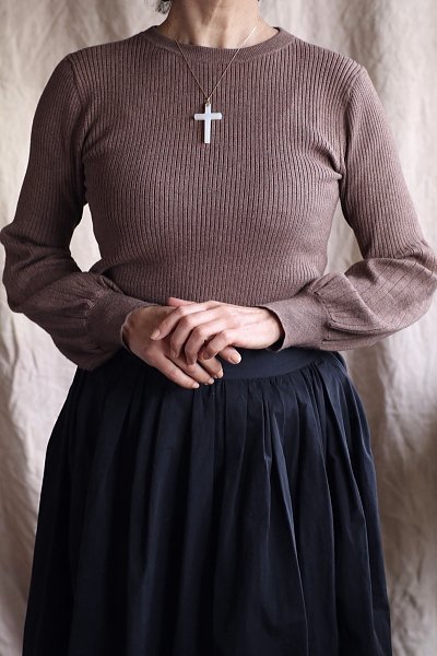 ホワイトカルセドニー　クロスペンダント　イギリス アンティークストリュフ 20251113