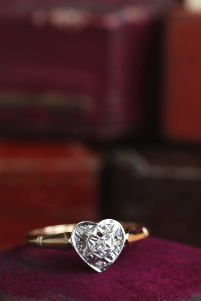 アンティークジュエリー　ヴィンテージダイヤモンドリング　指輪　ハートフェイス　イギリス
