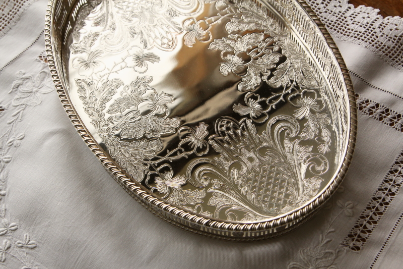 英国アンティーク 彫刻模様 オーバルトレイ 英国アンティーク 彫刻模様 オーバルトレイ 英国アンティーク 彫刻模様