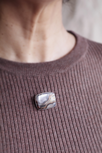 シルバーフレーム　アゲートブローチ　イギリス アンティークストリュフ