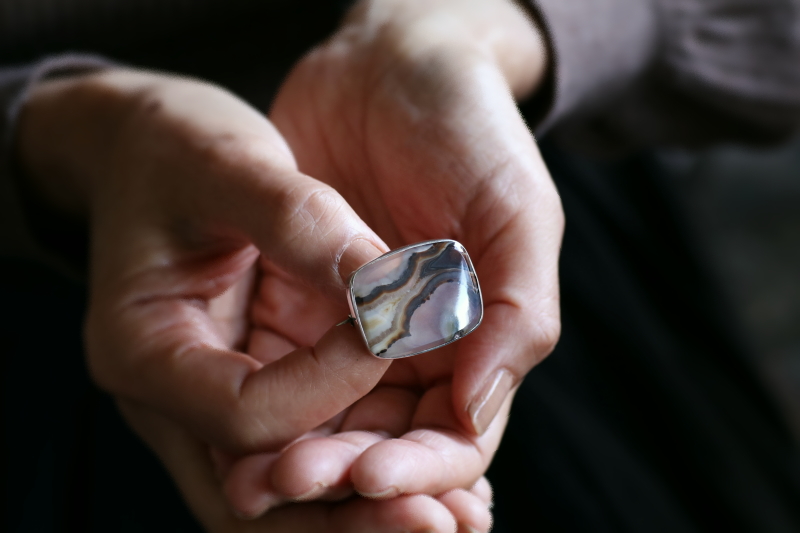 シルバーフレーム　アゲートブローチ　イギリス アンティークストリュフ