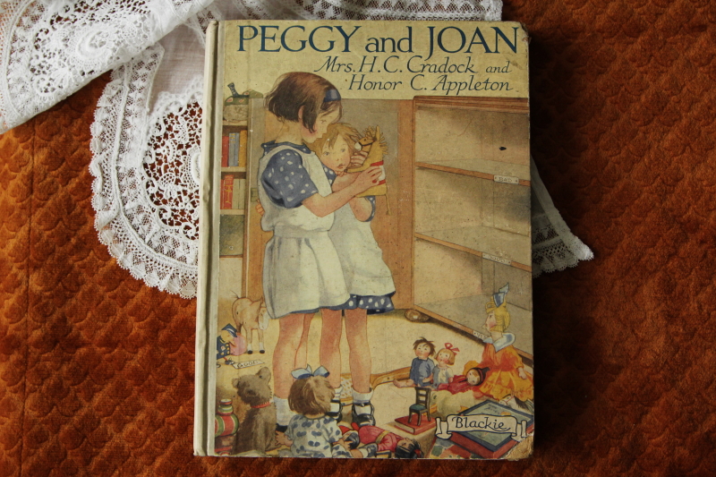 アンティークブック　児童書 peggyandjoan appleton cradoc イギリス　アップルトン