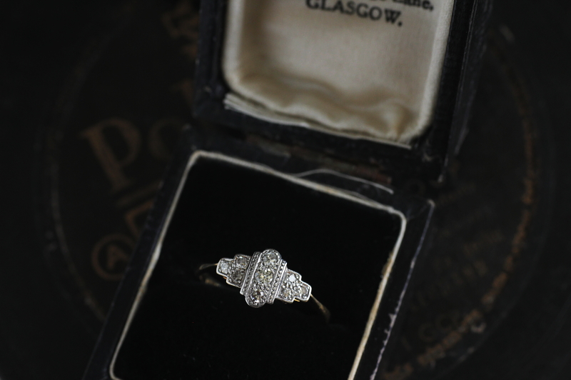 アンティークダイヤモンドリング　アールデコスタイル　イギリス　指輪　アンティークジュエリー