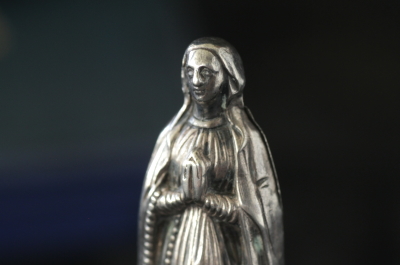 アンティークシルバーマリア像　ルルドの聖母　フランス　レザーケース