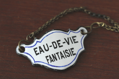 アンティーク琺瑯ブランデータグ　フランスEAU-DE-VIE FANTAISIE　フランス　