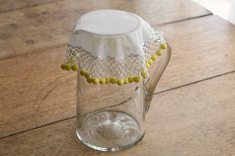 ガラスビーズのジャグカバー　イギリス アンティークストリュフ