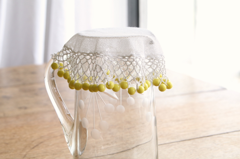 ガラスビーズのジャグカバー　イギリス アンティークストリュフ