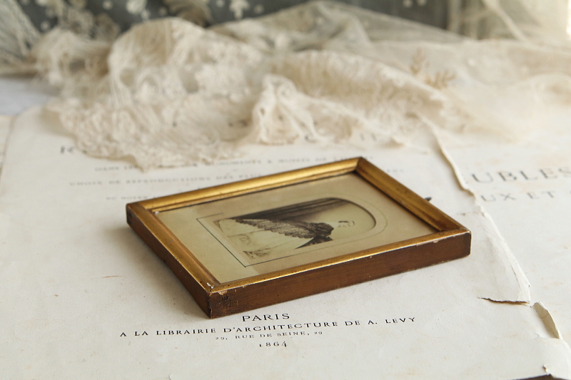 ヴィクトリアンポートレートフレーム　イギリス アンティークストリュフ