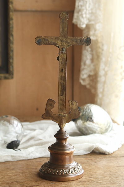 真鍮の磔刑のイエス像　フランス アンティークストリュフ 20251224