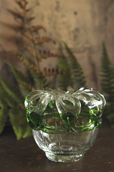 アンティークガラス花器　グリーン　イギリス　ヴィクトリアン