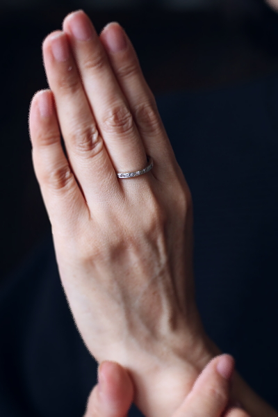 ヴィンテージダイヤモンドエタニティーリング　婚約指輪　シングルカット　ホワイトゴールド　ユニセックス　イギリスアンティーク