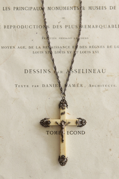 アンティークボーンクロスペンダントネックレス　シルバー　十字架　フランス
