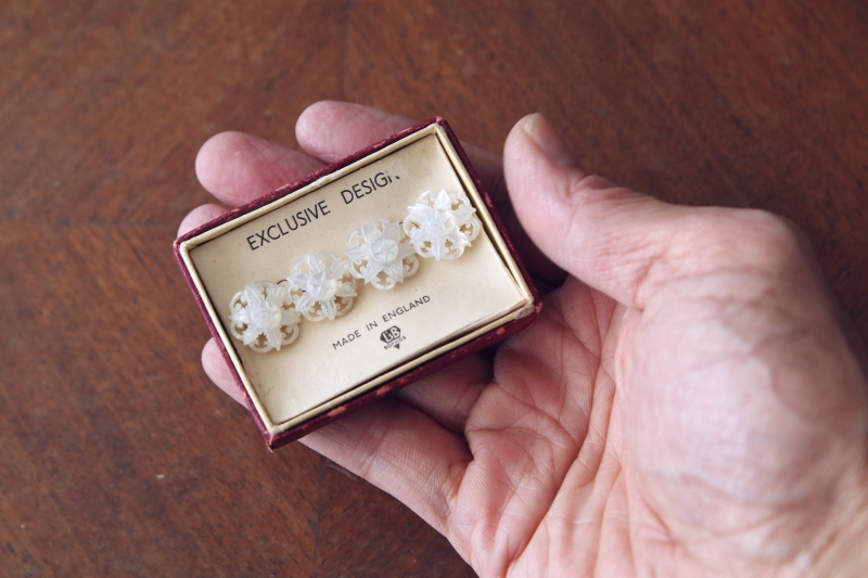 マザーオブパールのスタッドボタン　sophos　studs イギリス