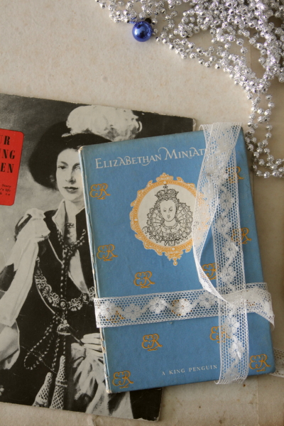 アンティークブック　古書　イギリス　エリザベス1世　ミニアチュール king penguin book carl winter elizabethan miniatures