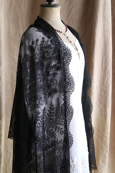 ヴィクトリアンチュールレースショール　イギリス　アンティークストリュフ