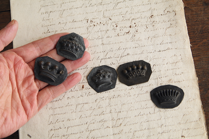 小さな王冠のブリキモールド　ヨーロッパ アンティークストリュフ