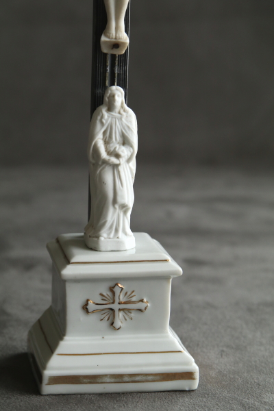 アンティーク聖像　磔刑のイエス　マグダラのマリア　黒の十字架　フランス