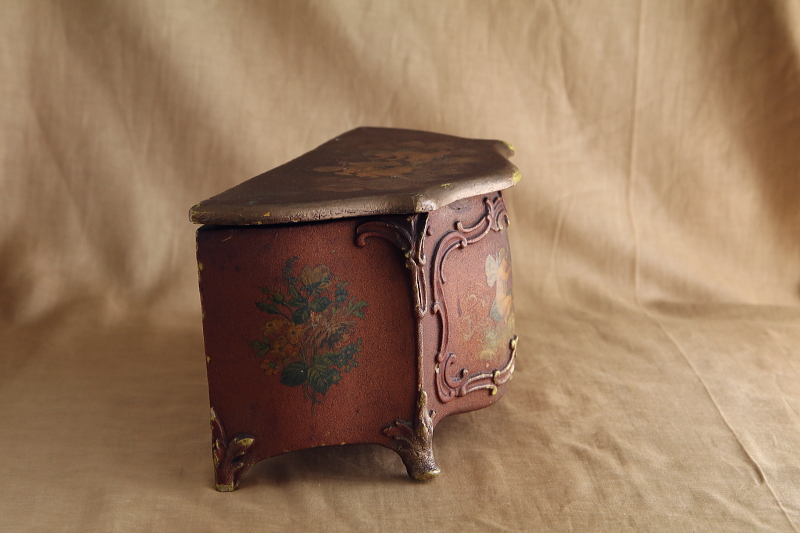 ミニチュア家具のトリンケットボックス　天使　妖精　フランス アンティークストリュフ