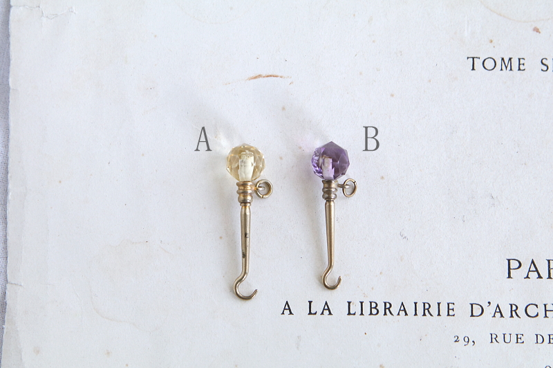 シトリンとアメシストのボタンフック　イギリス アンティークストリュフ