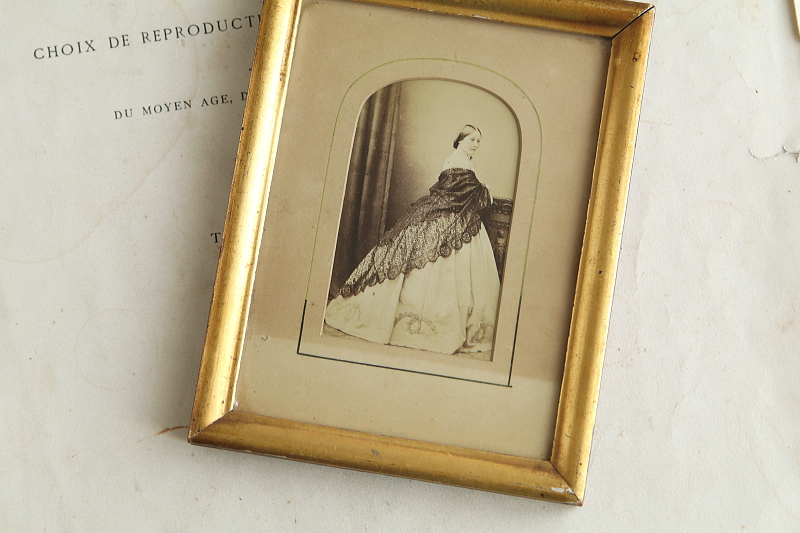 ヴィクトリアンポートレートフレーム　イギリス アンティークストリュフ