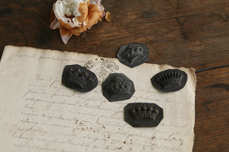 小さな王冠のブリキモールド　ヨーロッパ アンティークストリュフ