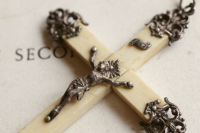 アンティークボーンクロスペンダントネックレス　シルバー　十字架　フランス