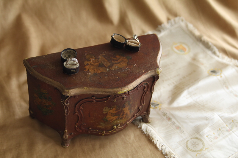 ミニチュア家具のトリンケットボックス　天使　妖精　フランス アンティークストリュフ