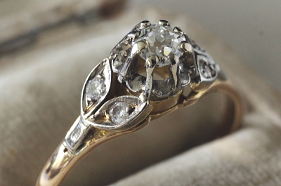 アンティークダイヤモンドリング　婚約指輪　ブライダルウェディングエンゲージ　オールドヨーロピアンカット