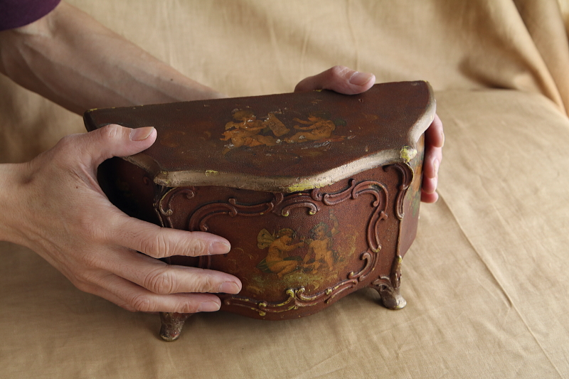 ミニチュア家具のトリンケットボックス　天使　妖精　フランス アンティークストリュフ