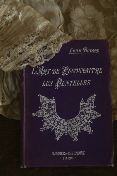 L'Art de Reconnaitre les Dentelles　レースの本　古書　布装丁　フランス アンティークストリュフ 20240412
