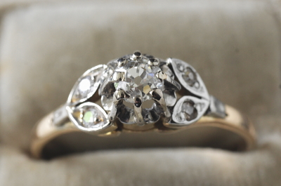 アンティークダイヤモンドリング　婚約指輪　ブライダルウェディングエンゲージ　オールドヨーロピアンカット