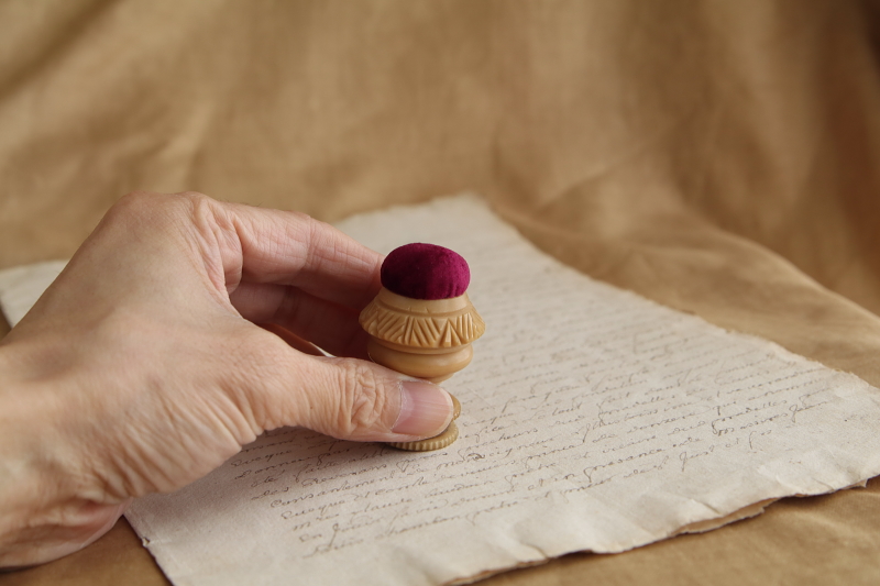 ベジタブルアイボリーのピンクッション　ヴィクトリアン　イギリス アンティークストリュフ