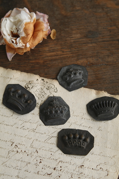 小さな王冠のブリキモールド　ヨーロッパ アンティークストリュフ 20251226