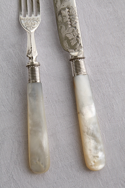 マザーオブパールハンドル　デザートナイフ&フォーク　ヴィクトリアン　イギリス アンティークストリュフ