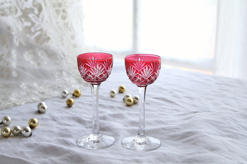 カットクリスタルクランベリーグラスペア　ヨーロッパ アンティークストリュフ