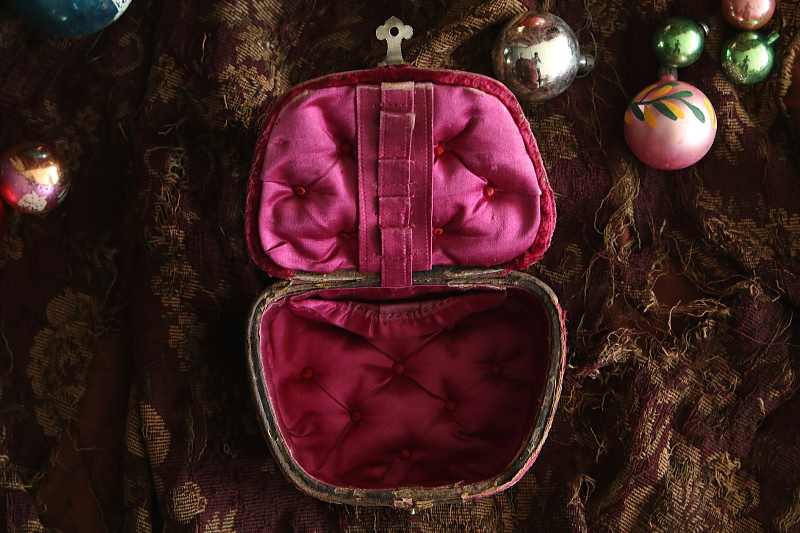 ベロアのソーイングボックス フランス アンティークストリュフ