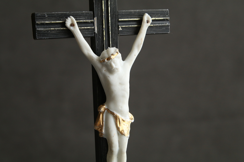 アンティーク聖像　磔刑のイエス　マグダラのマリア　黒の十字架　フランス