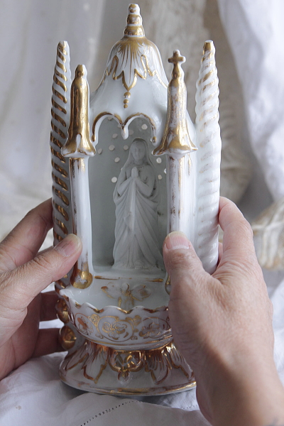 アンティークベニチエ　オラトリー　ポーセリン白磁　金彩　聖母マリア　カトリック　ヴューパリ　パリ窯　フランス