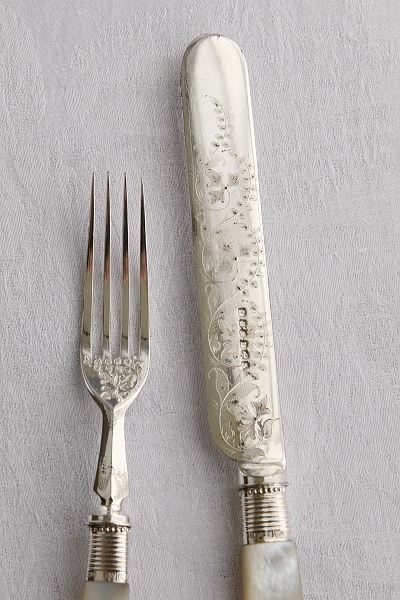 マザーオブパールハンドル　デザートナイフ&フォーク　ヴィクトリアン　イギリス アンティークストリュフ