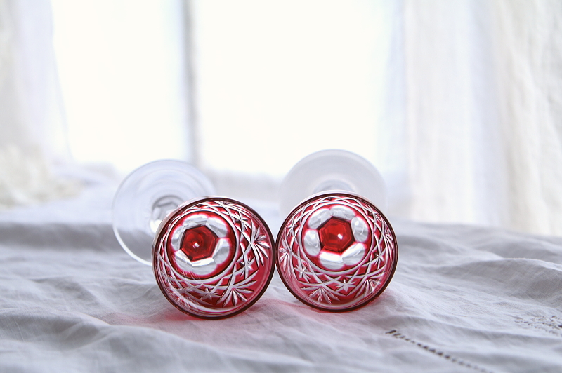 カットクリスタルクランベリーグラスペア　ヨーロッパ アンティークストリュフ