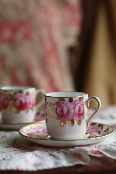手描きの薔薇のコーヒーカップ イギリス jackson and gosling アンティークストリュフ 20240403