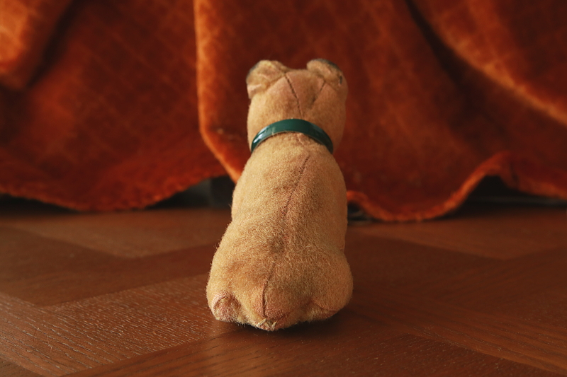 仔犬のボクサー　ぬいぐるみ　ドイツ　アンティークストリュフ