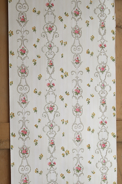 小薔薇のウォールペーパー　フランス　アンティークストリュフ 20250919