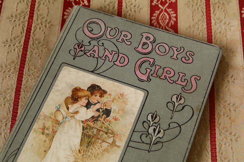 エドワーディアンの児童書　our boys and  girls　イギリス  アンティークストリュフ