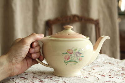 アンティークスージークーパー ピンクドレスデン ティーポット